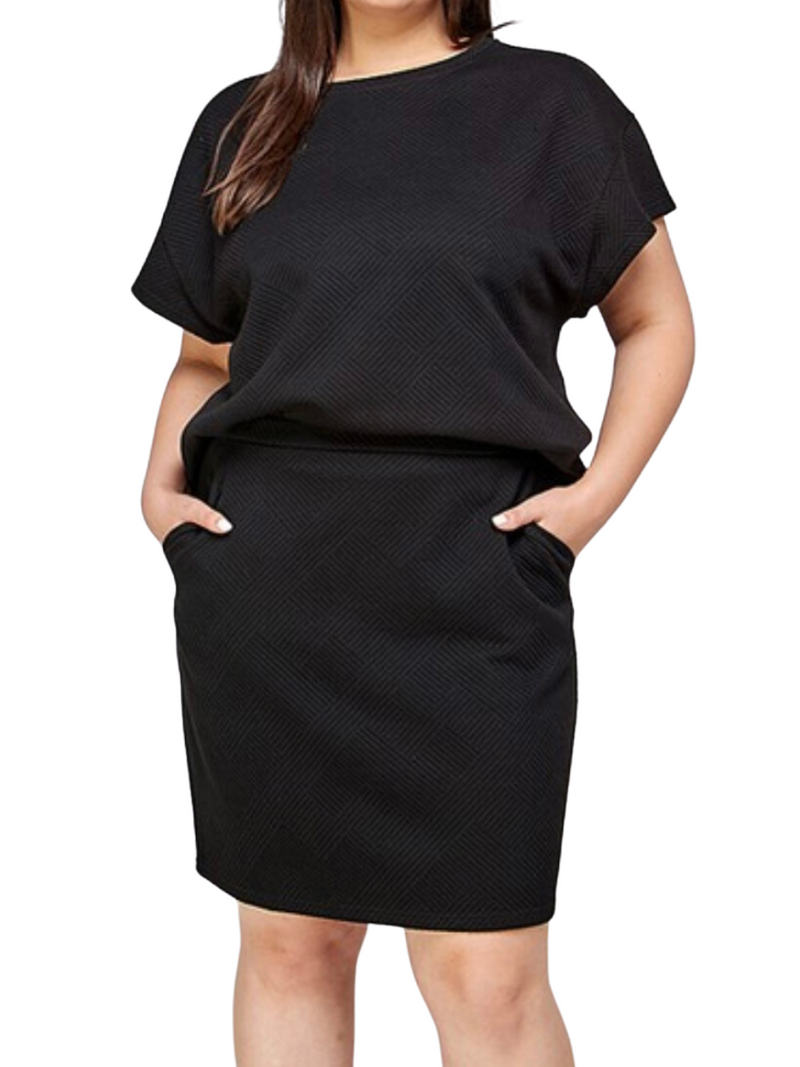 Plus Textured Skirt in Black